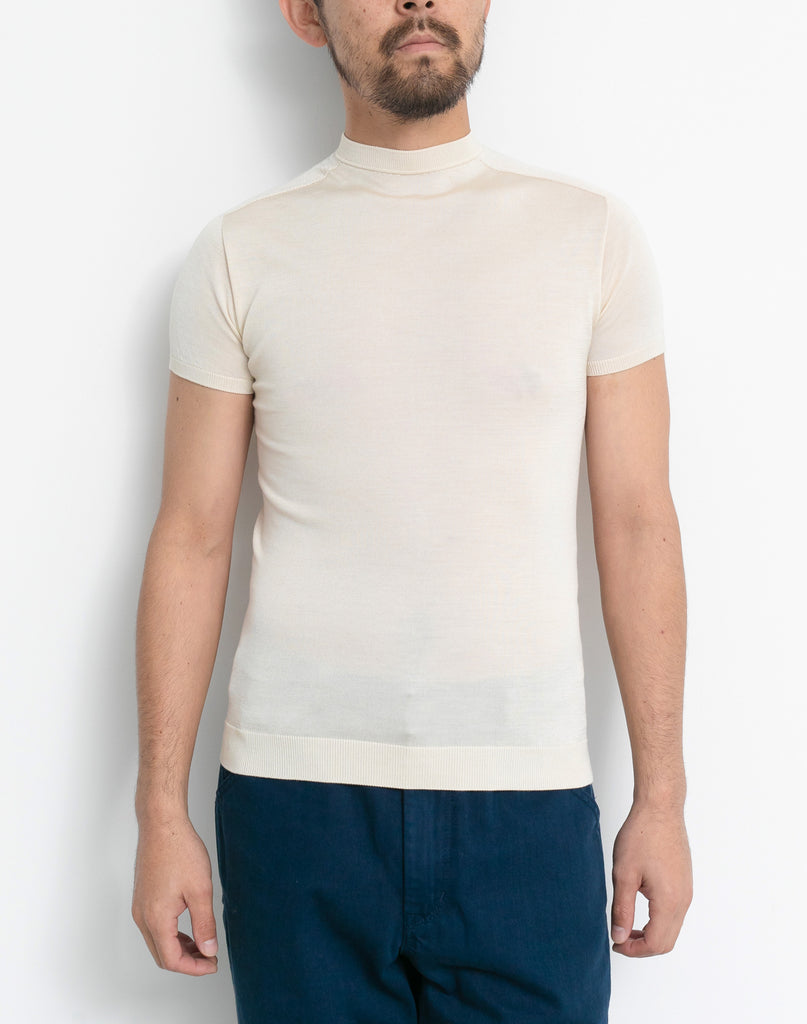 モデル:173cm サイズ:M 色:キナリ