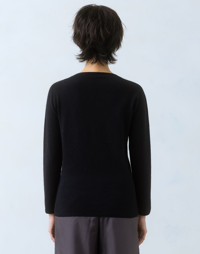 モデル：166cm　サイズ：1　色：ブラック