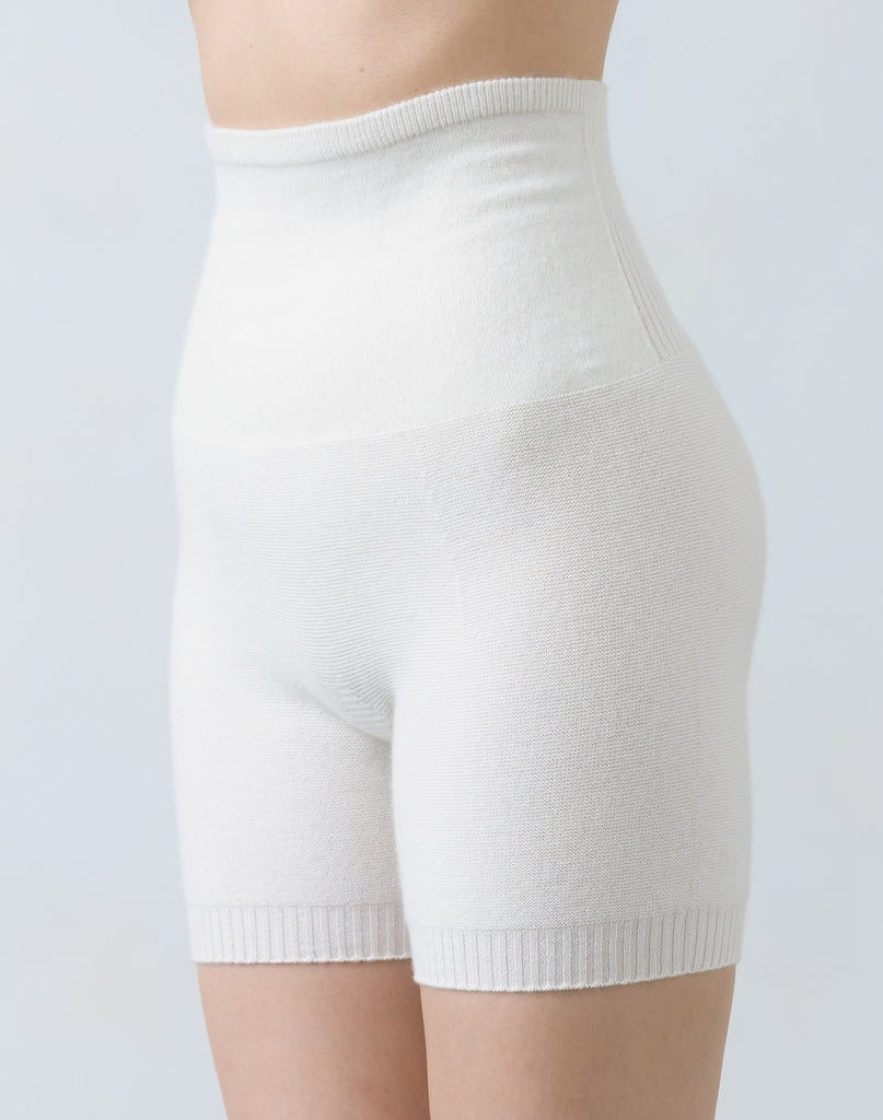 モデル：166cm　サイズ：1　色：アイボリー