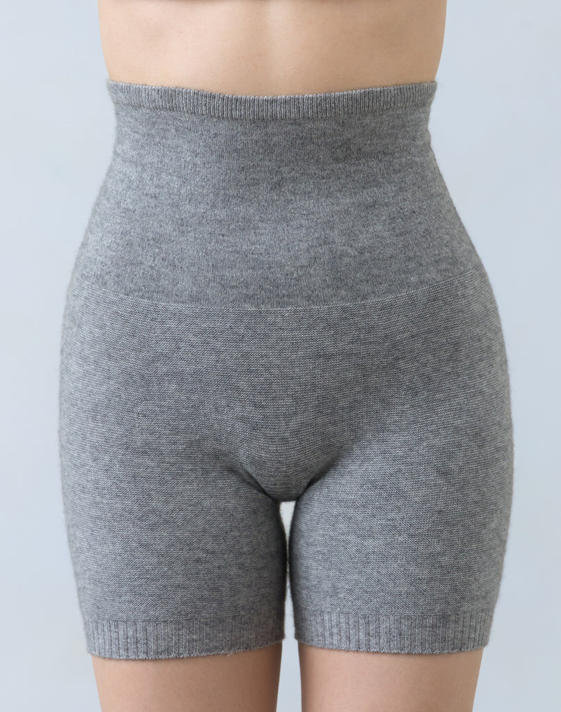 モデル：166cm　サイズ：1　色：グレー