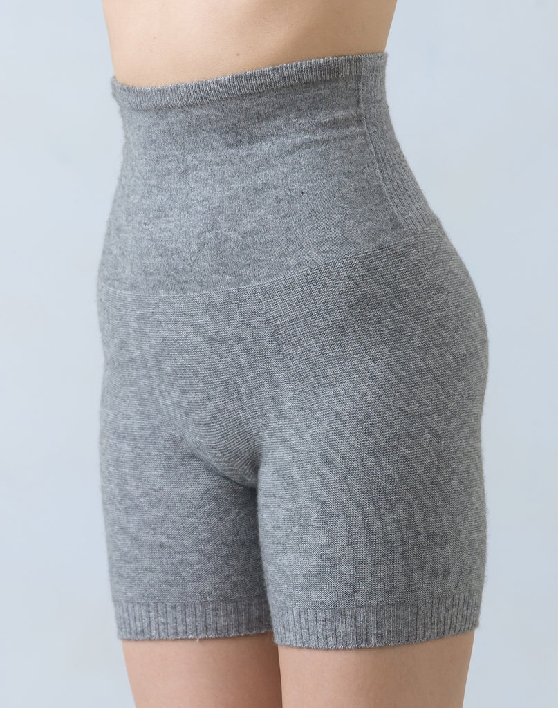 モデル：166cm　サイズ：1　色：グレー