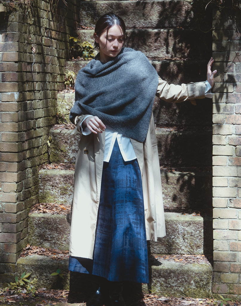 モデル：168cm　サイズ：FREE　色：チャコール