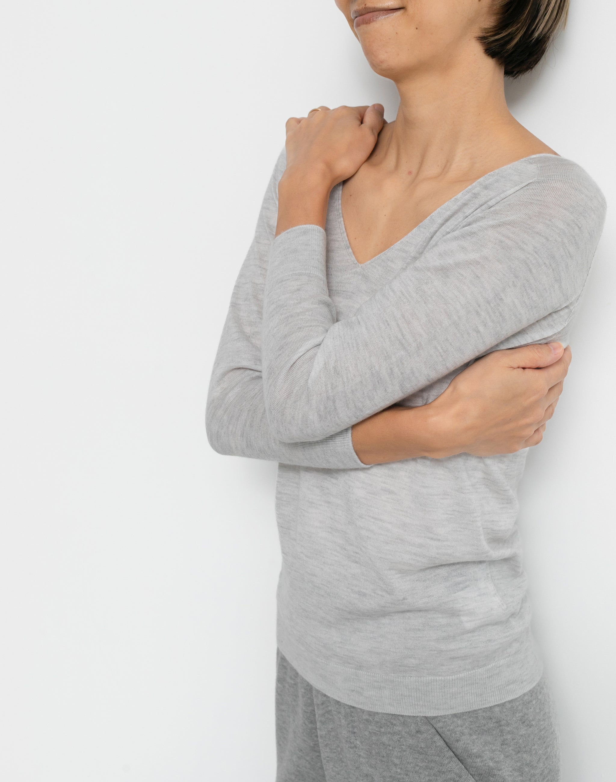 CHANEL 00C カシミヤ シルク 7分袖 ブラウン Vネック ニット CHANEL 00C カシミヤ シルク 7分袖 ブラウン Vネック ニット