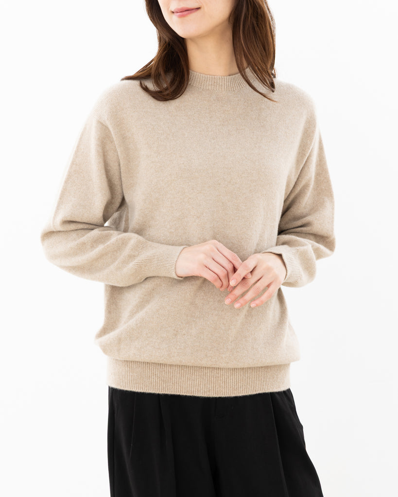 モデル：162cm　サイズ：M　色：ベージュ