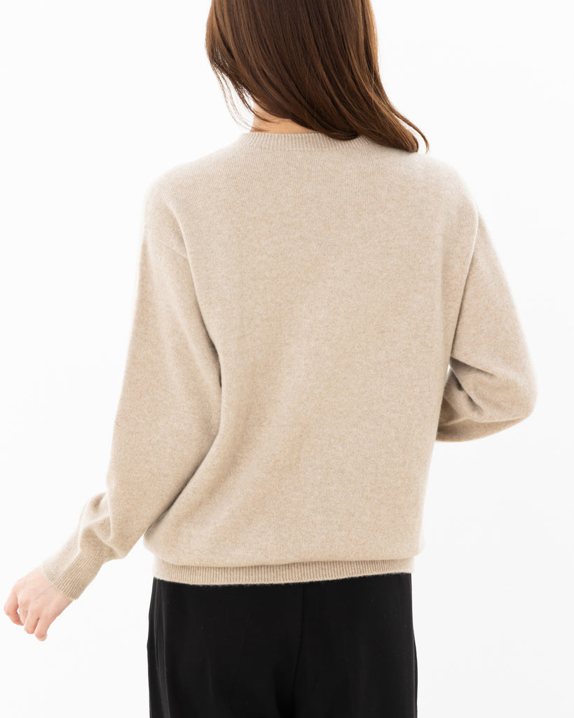 モデル：162cm　サイズ：M　色：ベージュ