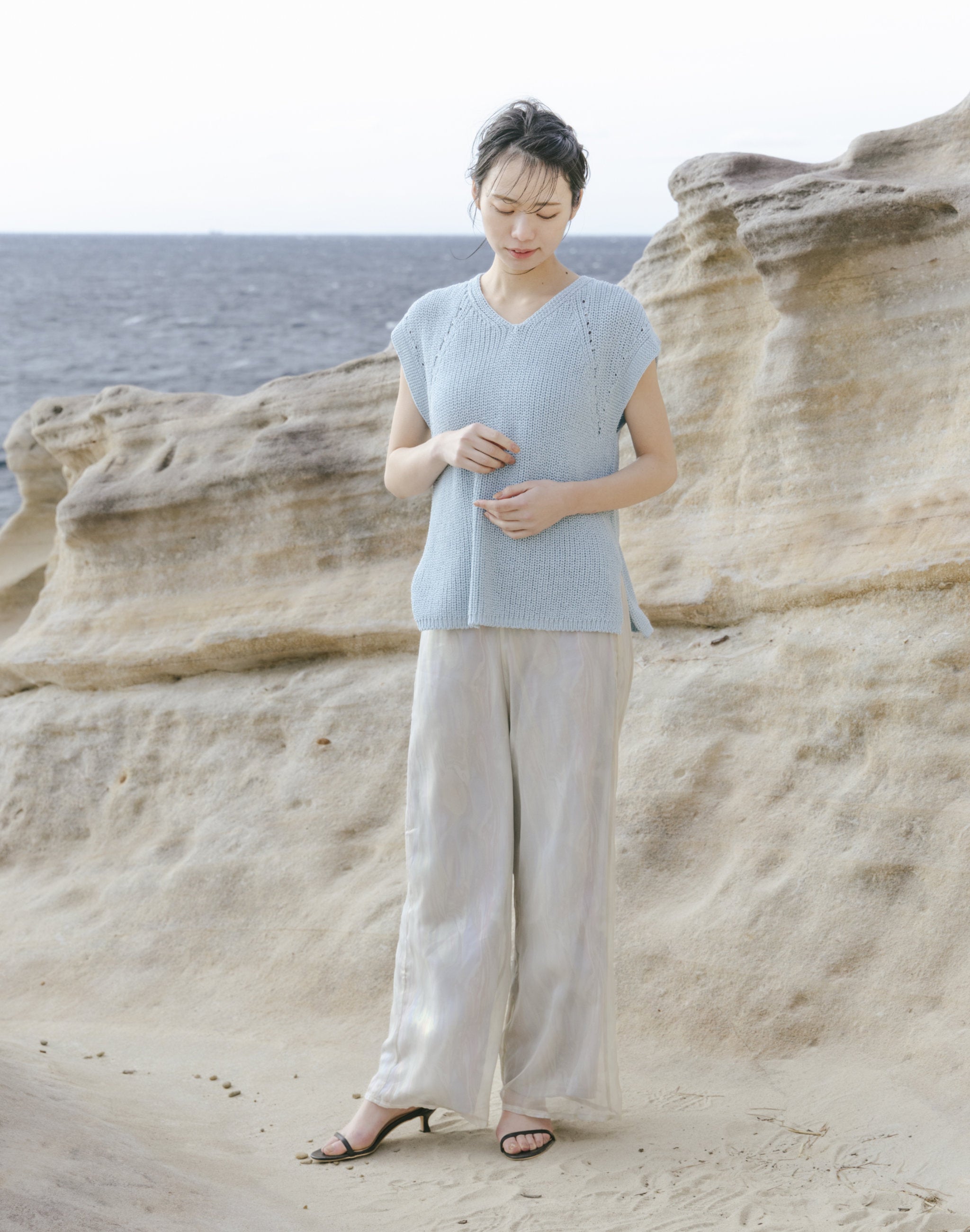 片畦ベスト 日本製 無縫製 夏服 サマーニット 軽い 涼しい 半袖 