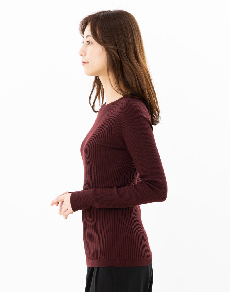 モデル：162cm　サイズ：M　色：ボルドー