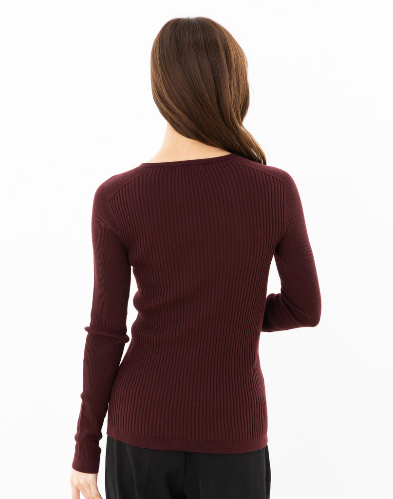 モデル：162cm　サイズ：M　色：ボルドー