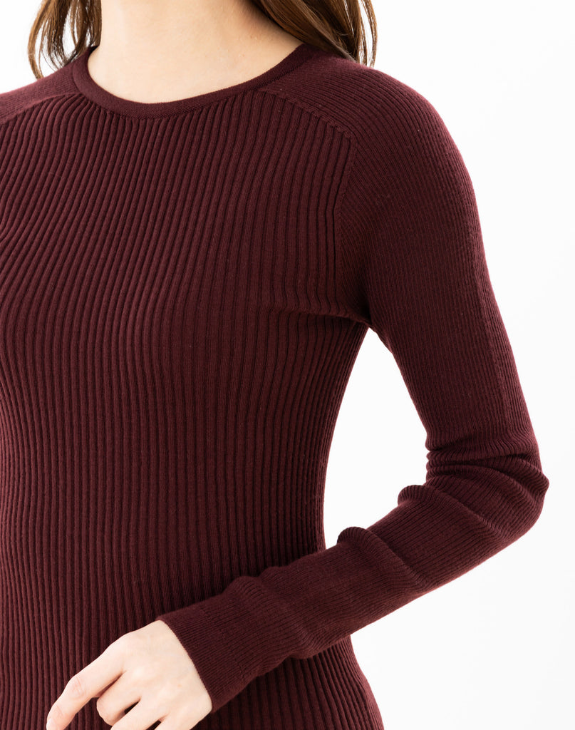 モデル：162cm　サイズ：M　色：ボルドー