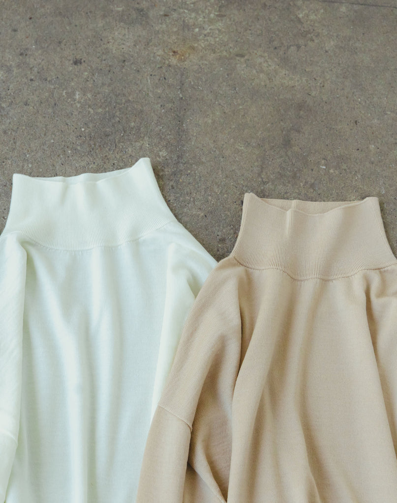 オフ・ベージュ