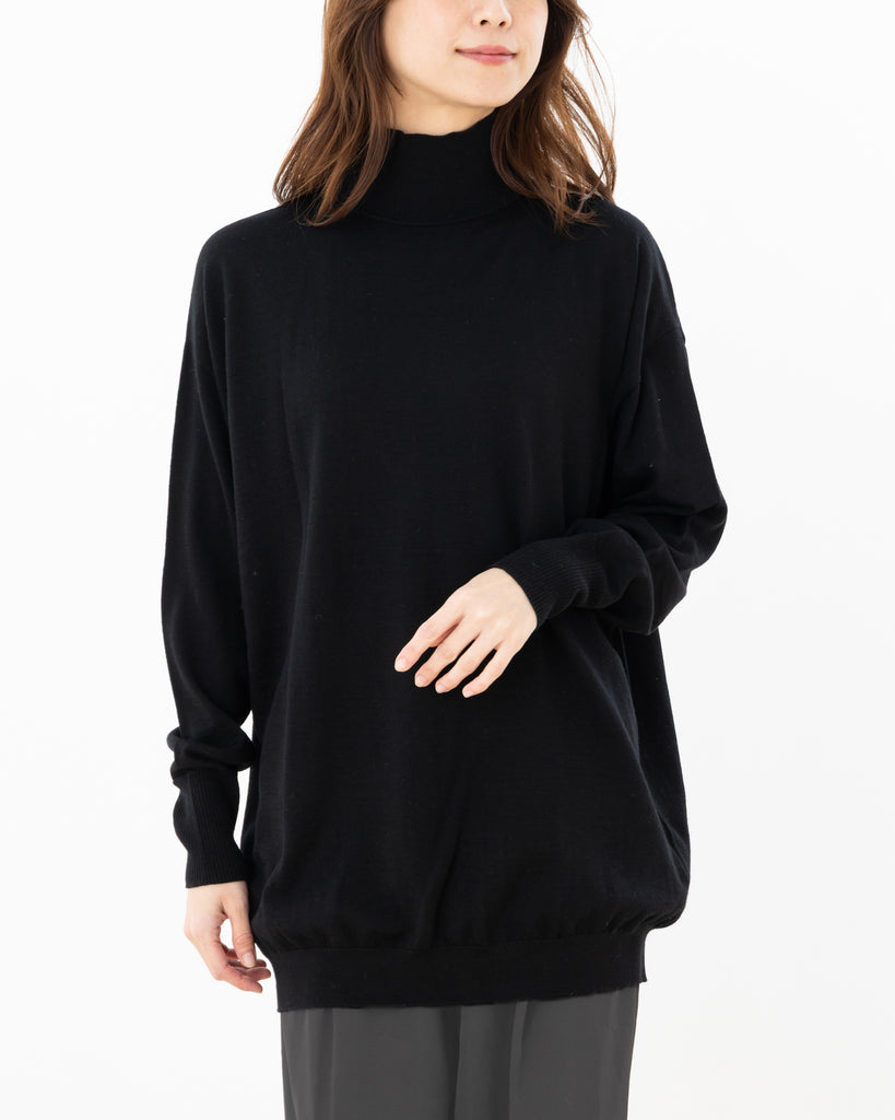 モデル：162cm　サイズ：F　色：ブラック