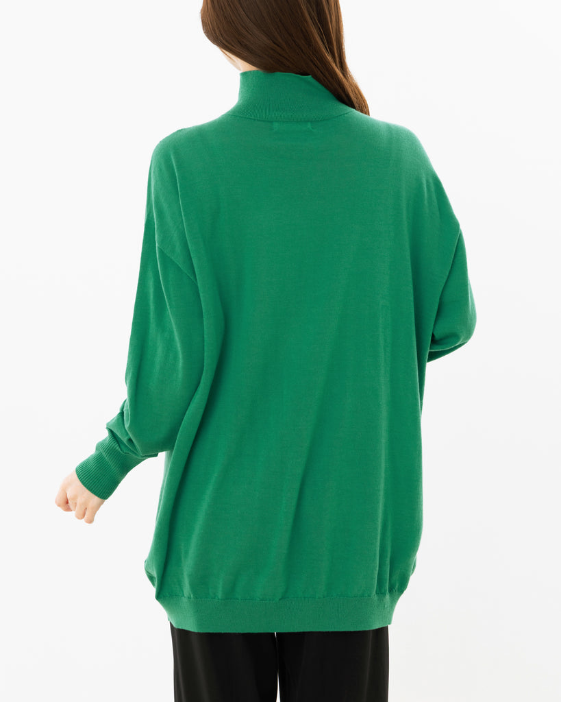 モデル：162cm　サイズ：F　色：グリーン