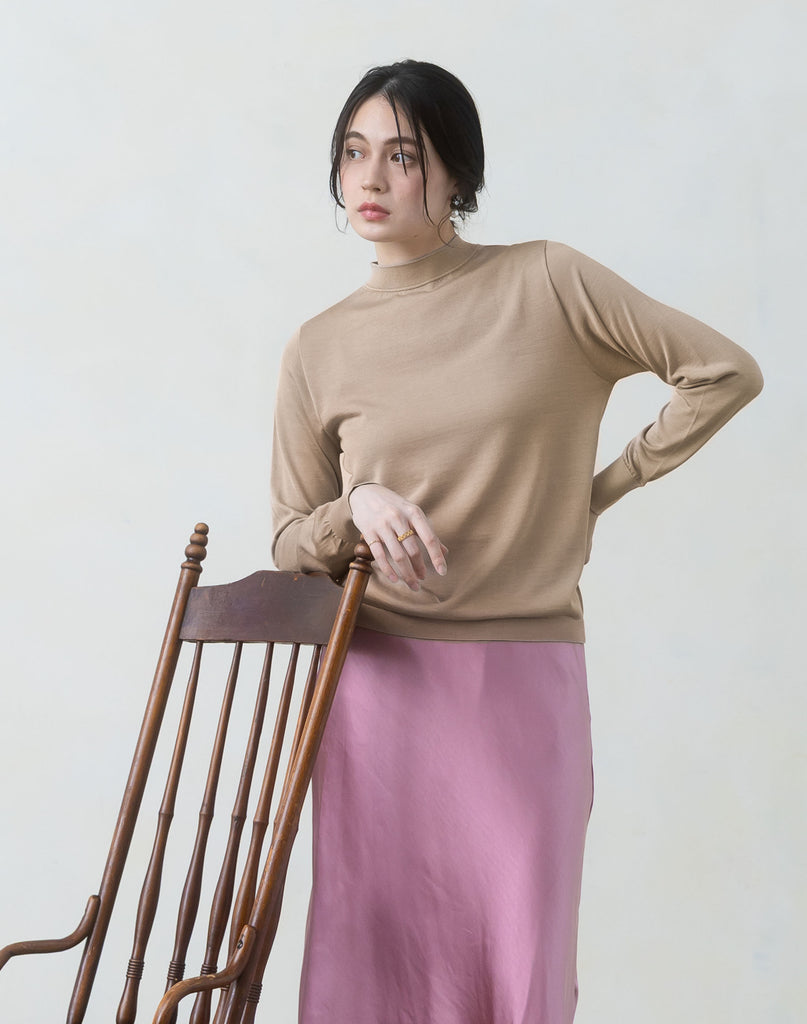 モデル：168cm　サイズ：L　色：サンドベージュ