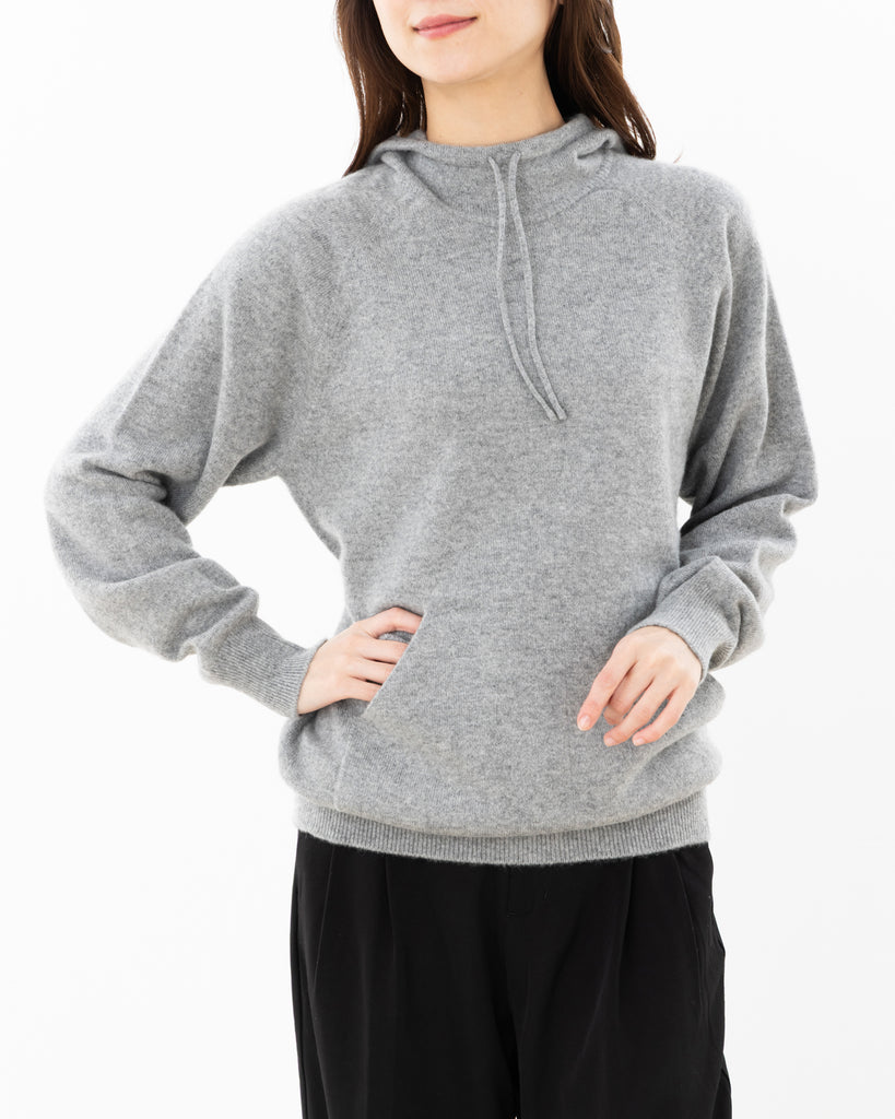 モデル：162cm　サイズ：M　色：杢グレー